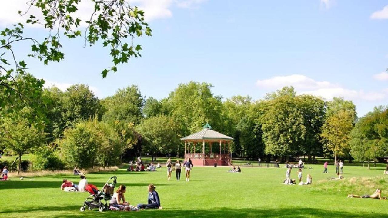 Large London Apartment Near Portobello Market, Notting Hill מראה חיצוני תמונה